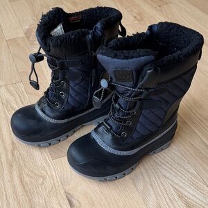 Cozy Black and Navy Kids Winter Boots